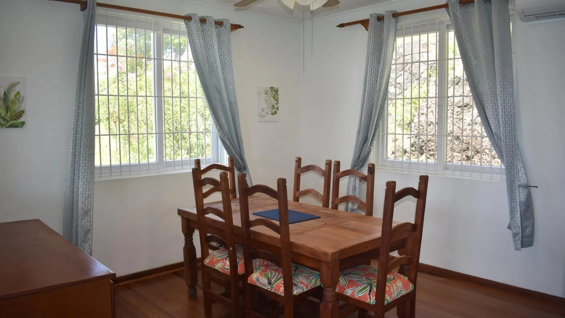 بيت للعطل Villa Blue Vue كاسترايْزْ